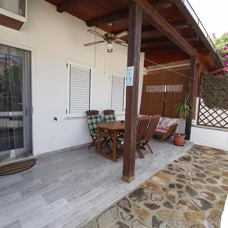 Sardinian Cottage, 150m From The Sea, Private Garden Hébergement de vacances Olbia