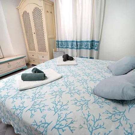 Sardinian Cottage, 150m From The Sea, Private Garden أولبيا