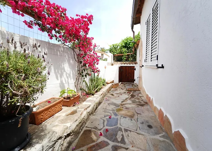 Holiday home Sardinian Cottage, 150m From The Sea, Private Garden